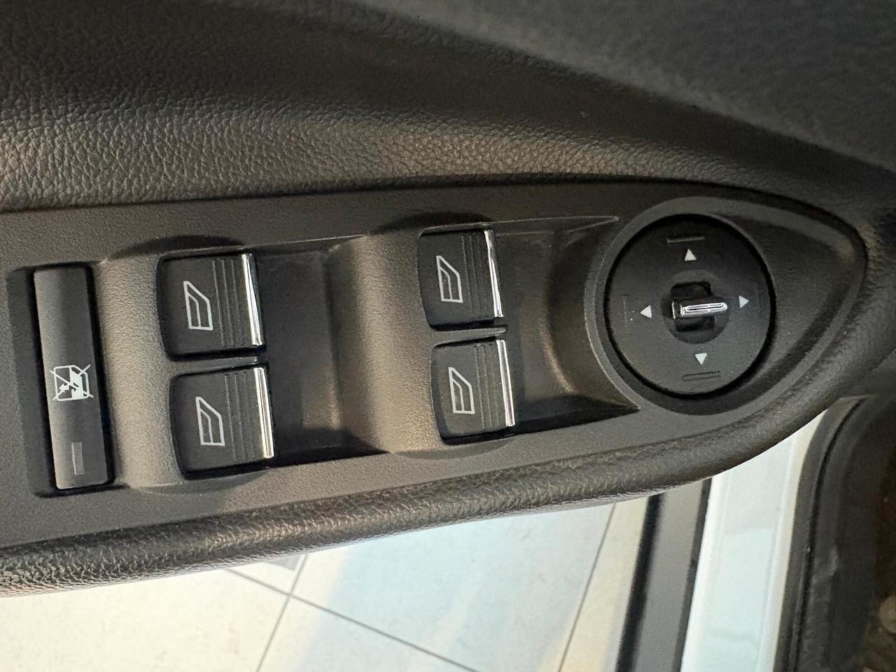 Ford Kuga PLUS 2.0 TDCI 140 CV 2WD 6mt