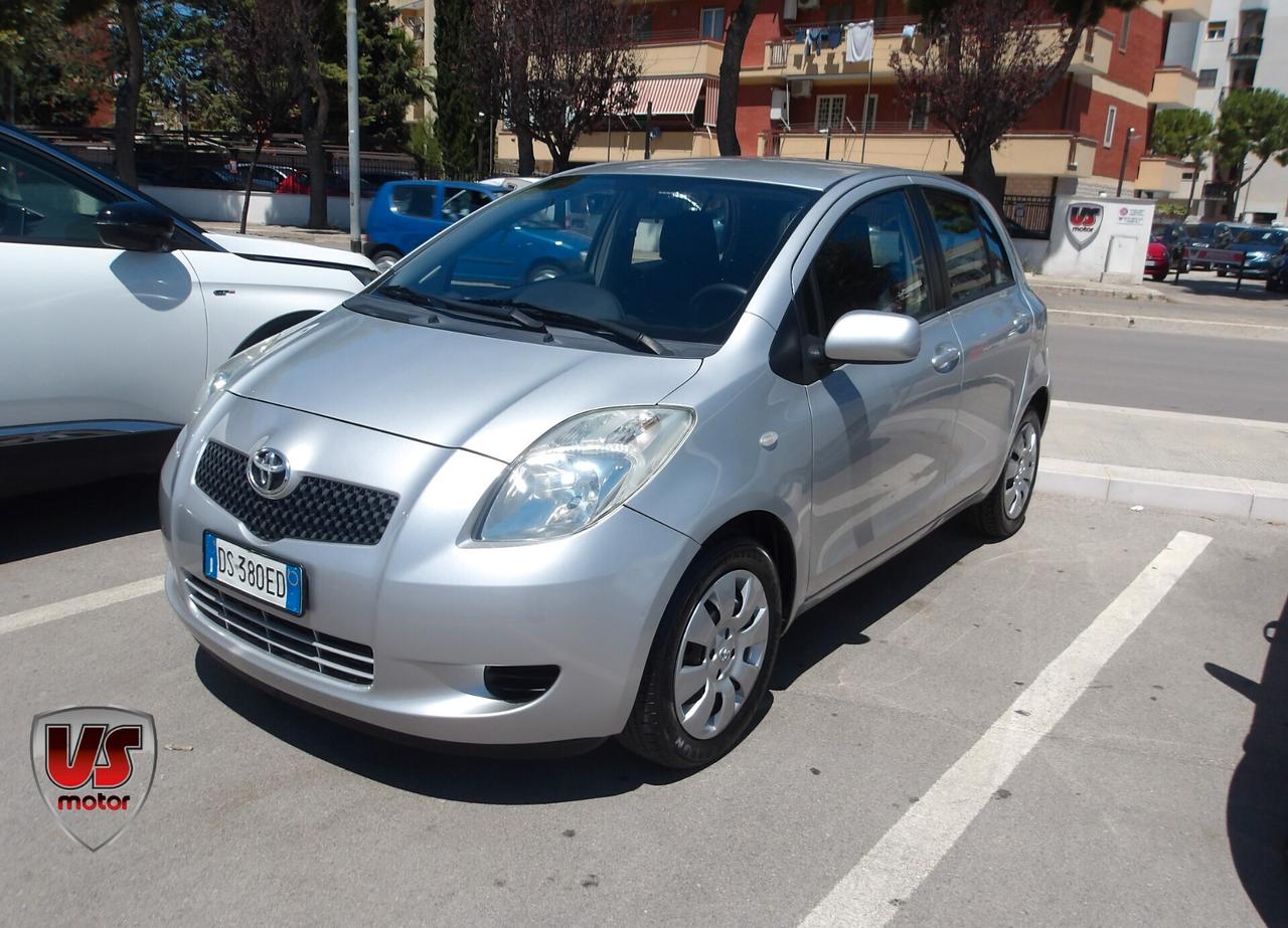 TOYOTA YARIS 1.0 BENZ-2008