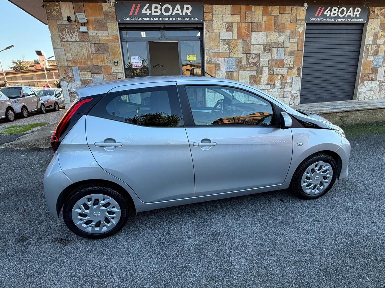 Toyota Aygo 1.0 VVT-i 72 CV 5 porte x-play