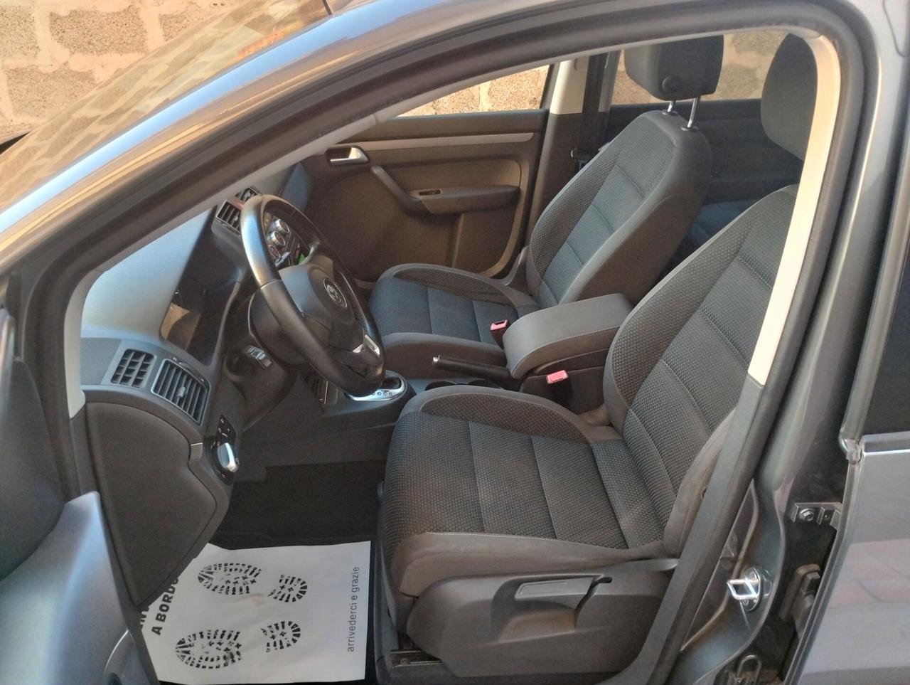 Volkswagen Touran Business 1.6 TDI DSG Comfortline