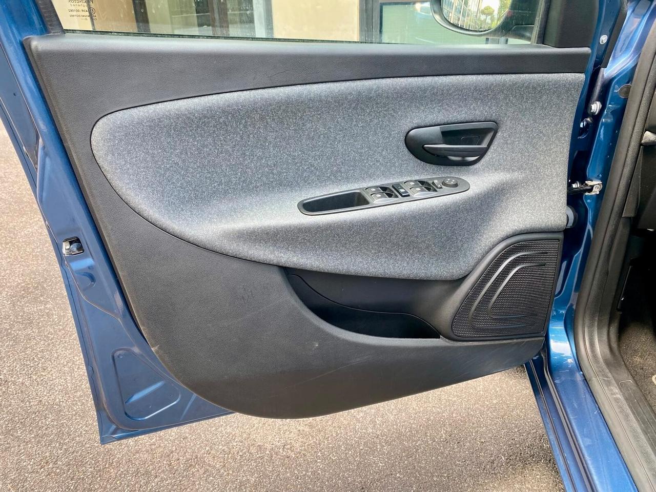 Lancia Ypsilon Hybrid Platino GARANZIA -VARIE UNITA'