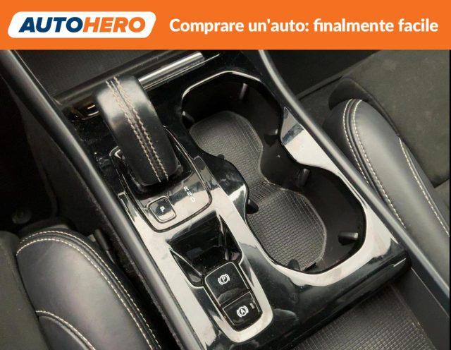 VOLVO XC40 T5 Recharge Plug-in Hybrid R-design