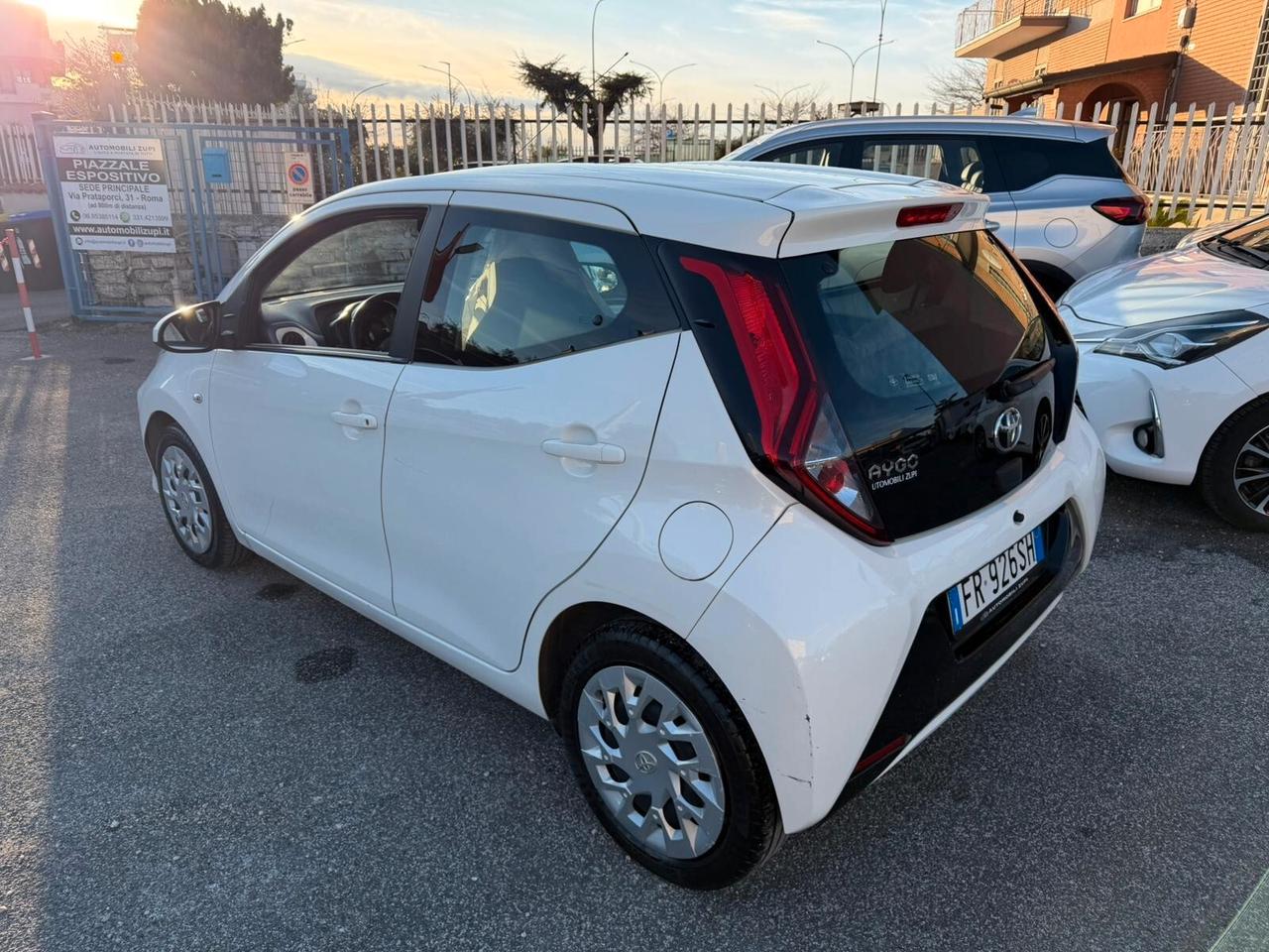 Toyota Aygo 1.0 5 porte **AUTOMATICA**