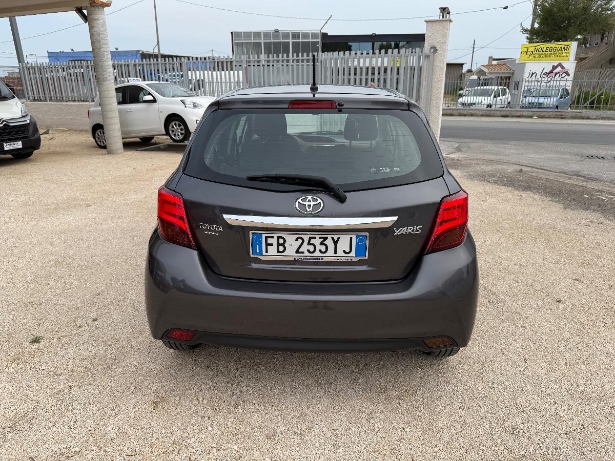 TOYOTA - Yaris - 1.4 D-4D 5p. Lounge MY 16 ; Adatta ai Neopatentati