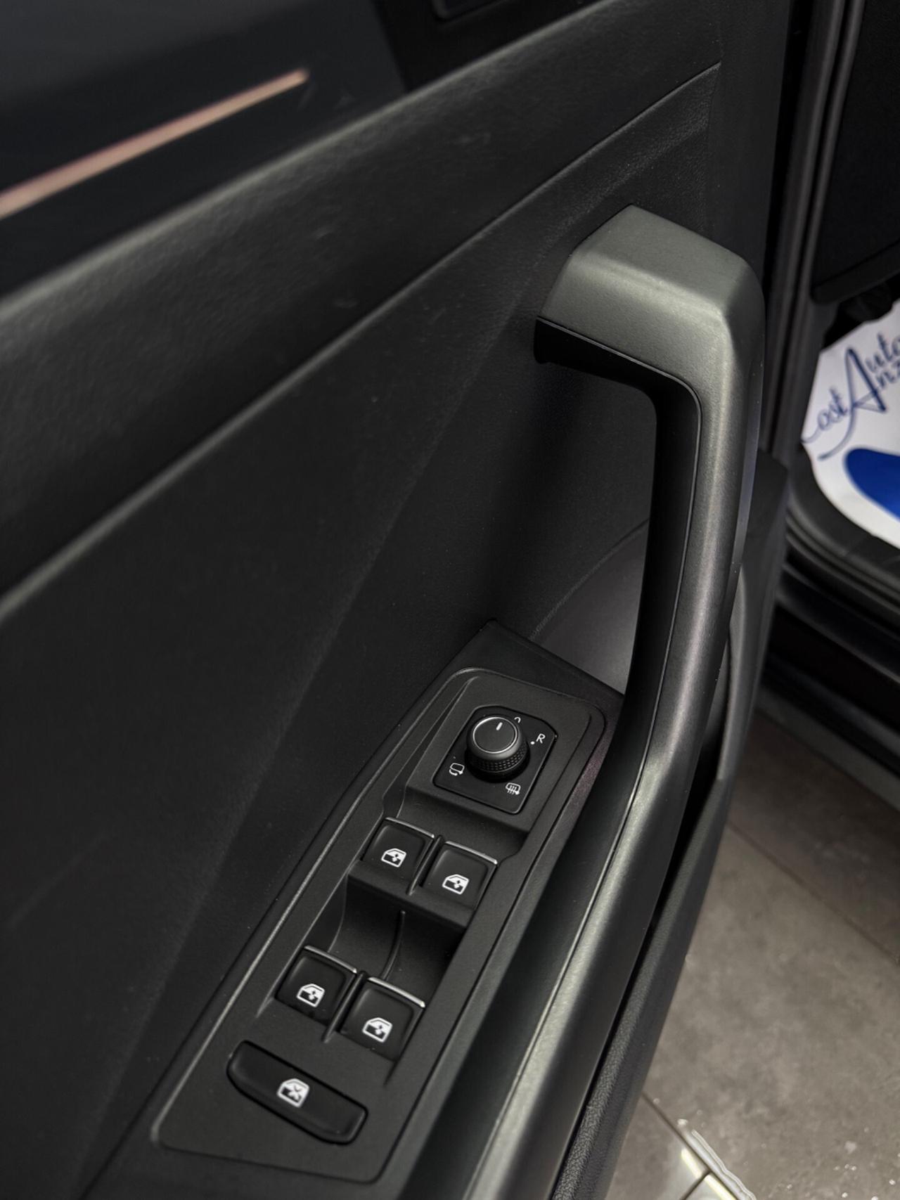 Volkswagen T-Roc 1.6 TDI SCR Advanced BLACK 10/2018