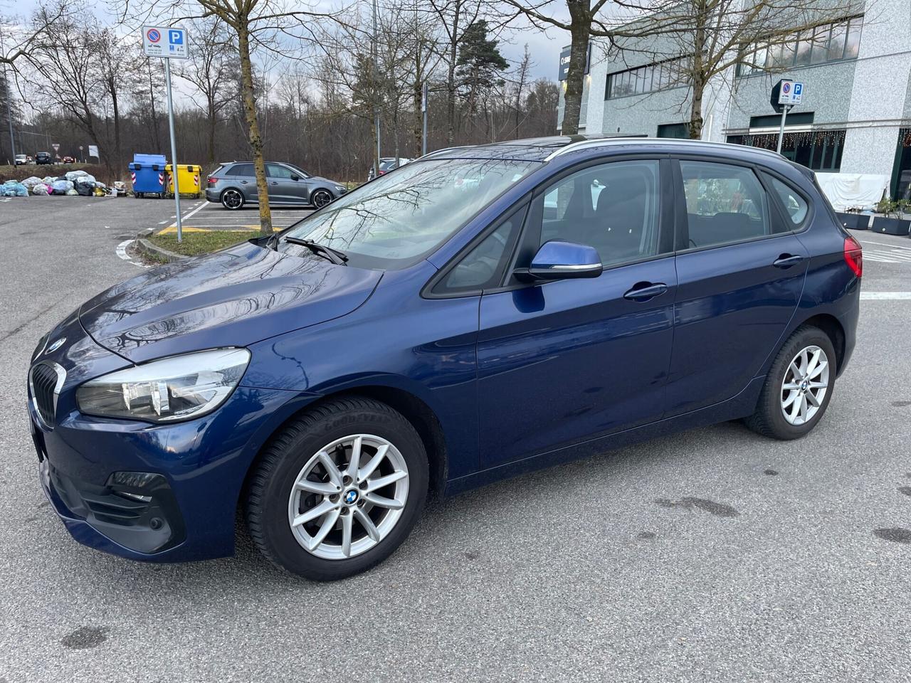 Bmw 216 218d Active Tourer*Neopatentati*Tetto*Navi*