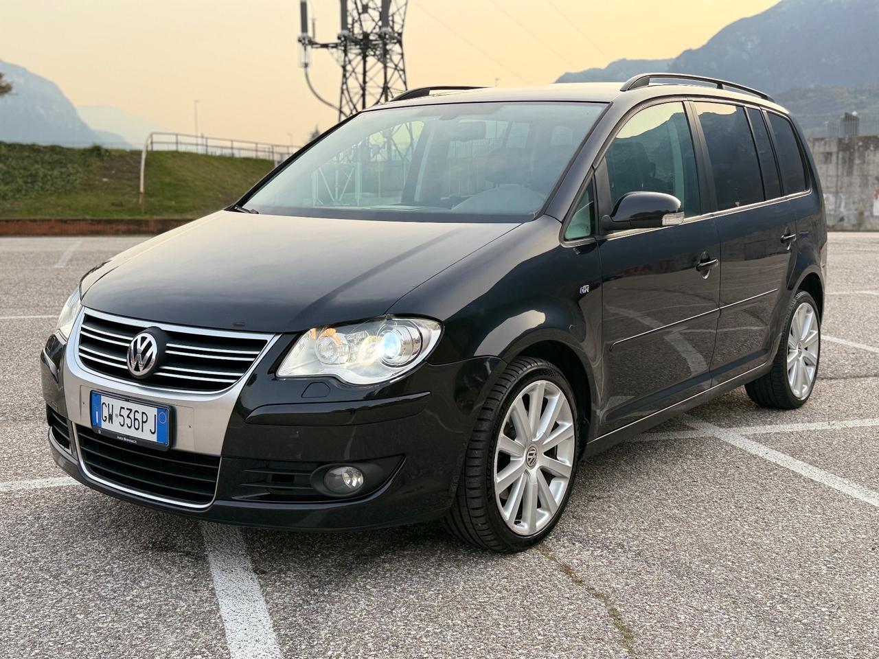 Volkswagen Touran 2.0 TDI 170 CV R-Line 7 POSTI