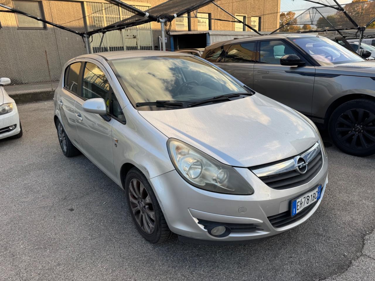 Opel Corsa 1.2 5 porte Cosmo