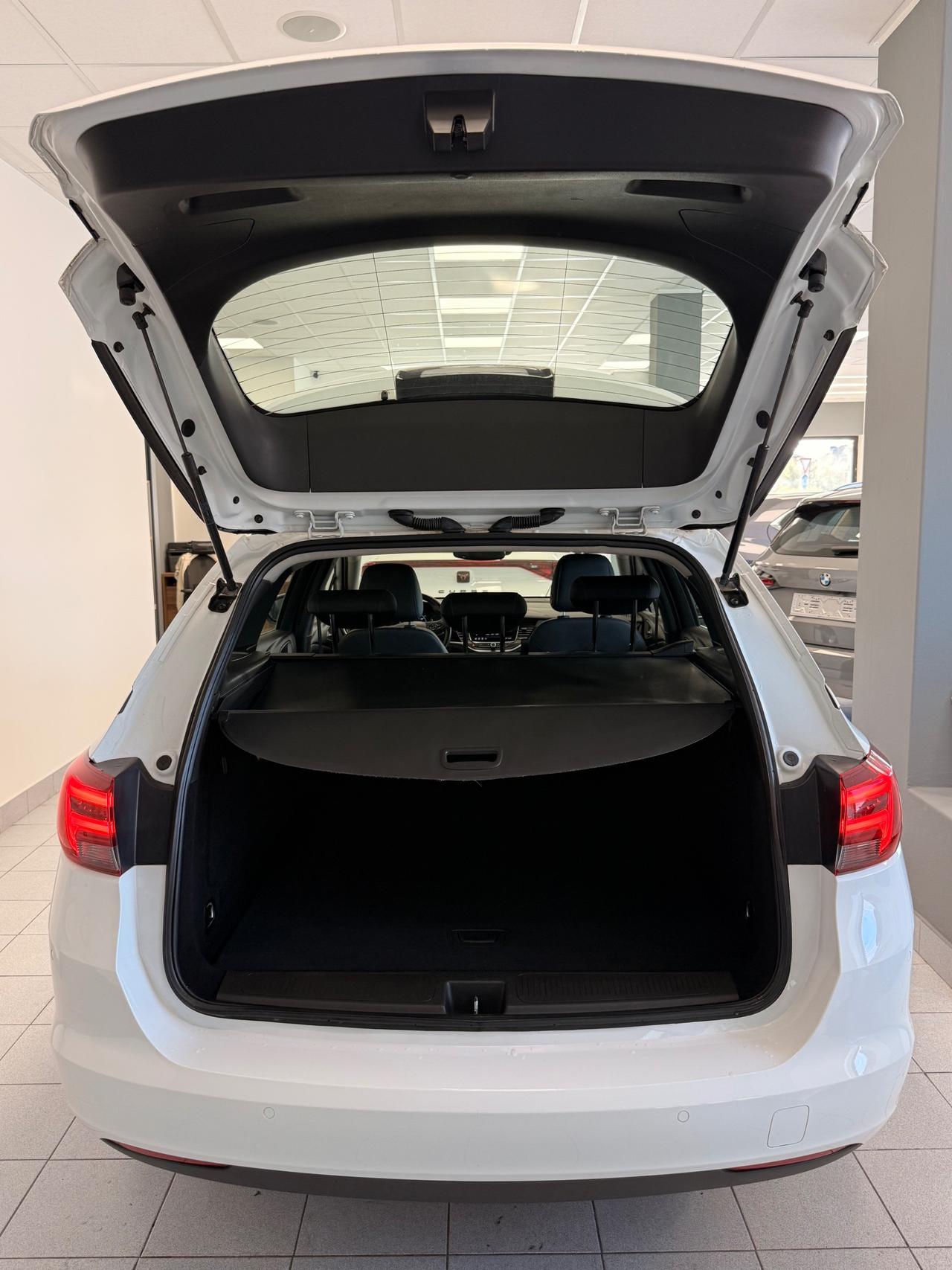 Opel Astra Sports Tourer 1.5 cdti 122cv MATRIX NEOPATENTATI