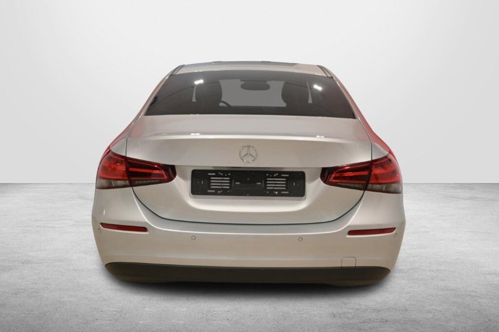 MERCEDES-BENZ A 180D SEDAN 116CV AUTOMATIC BUSINESS SOLUTION ( CRUISE - MIRROR - NAVI PREMIUM - PARK ASSIST - TELECAMERA POST. ) CC. 1.950