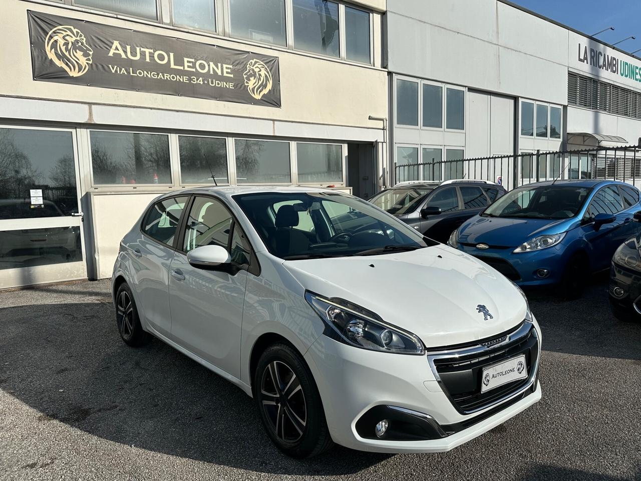 Peugeot 208 PureTech 82 5 porte Touch