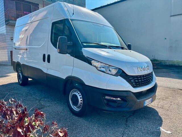 IVECO DAILY 35 S12 L2 H2 (SOLO 37.000 km)