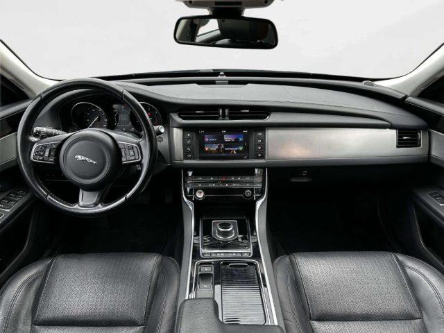 JAGUAR XF 2.0 D 180 CV aut. Prestige