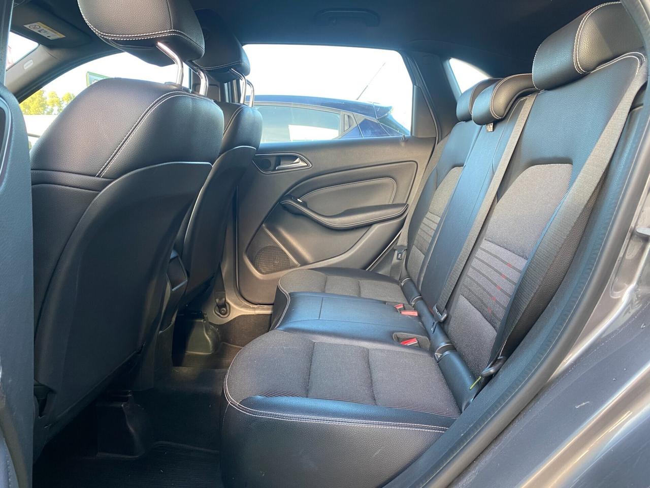 MERCEDES - Classe B - B 180 d Automatic Premium -