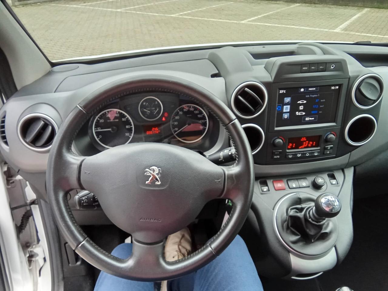 Peugeot Partner Tepee BlueHDi 120 S&S Outdoor