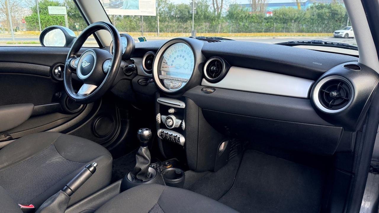 Mini Cooper 1.4 ok neopatentati