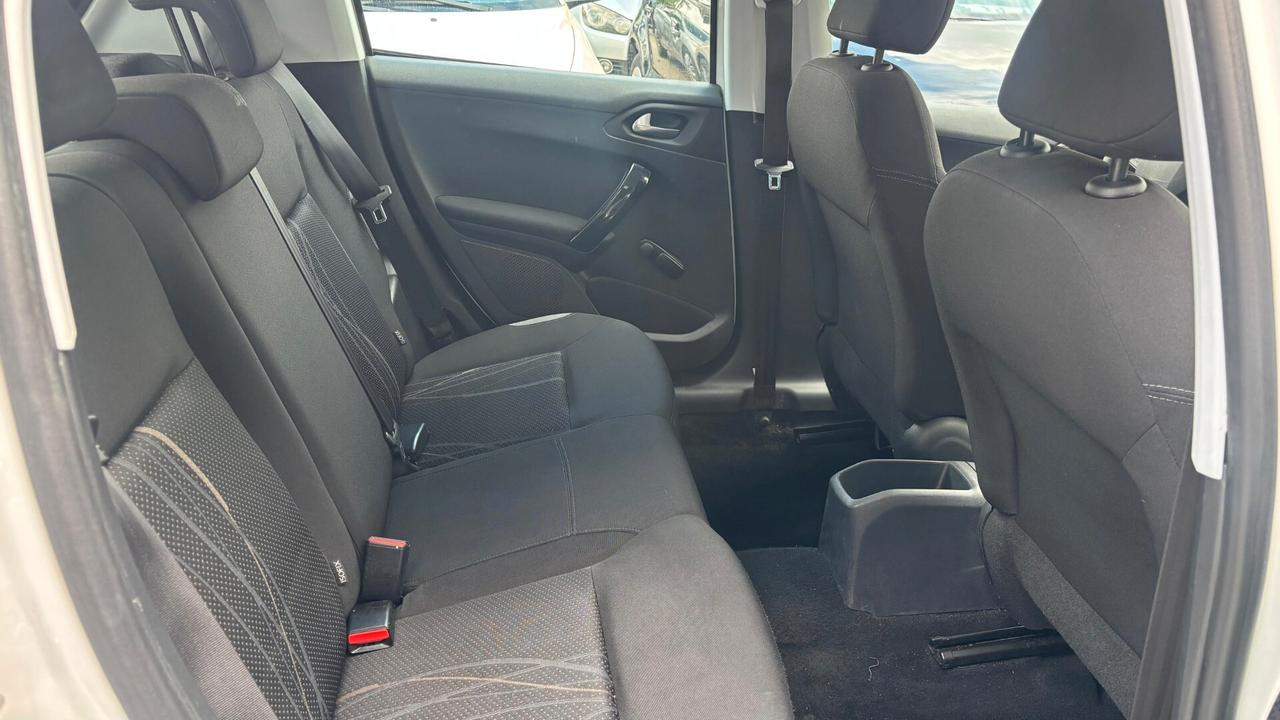 Peugeot 208 1.4 HDi 68 CV 5 porte Mix