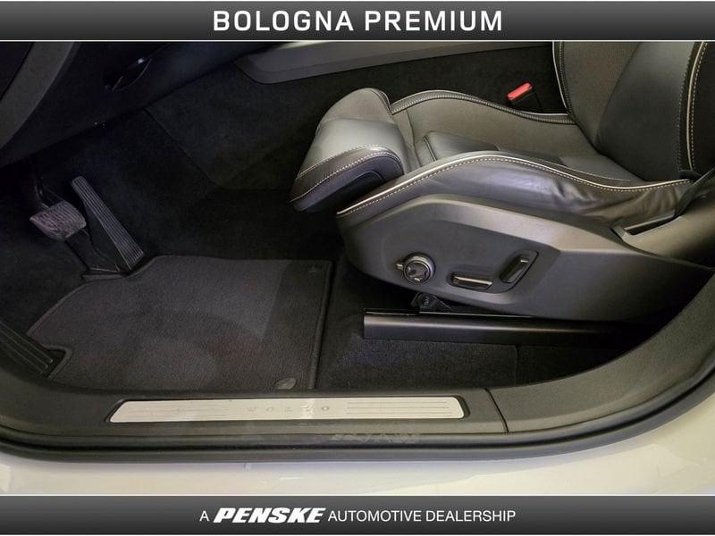 Volvo XC60 XC60 B4 (d) AWD automatico Plus Bright