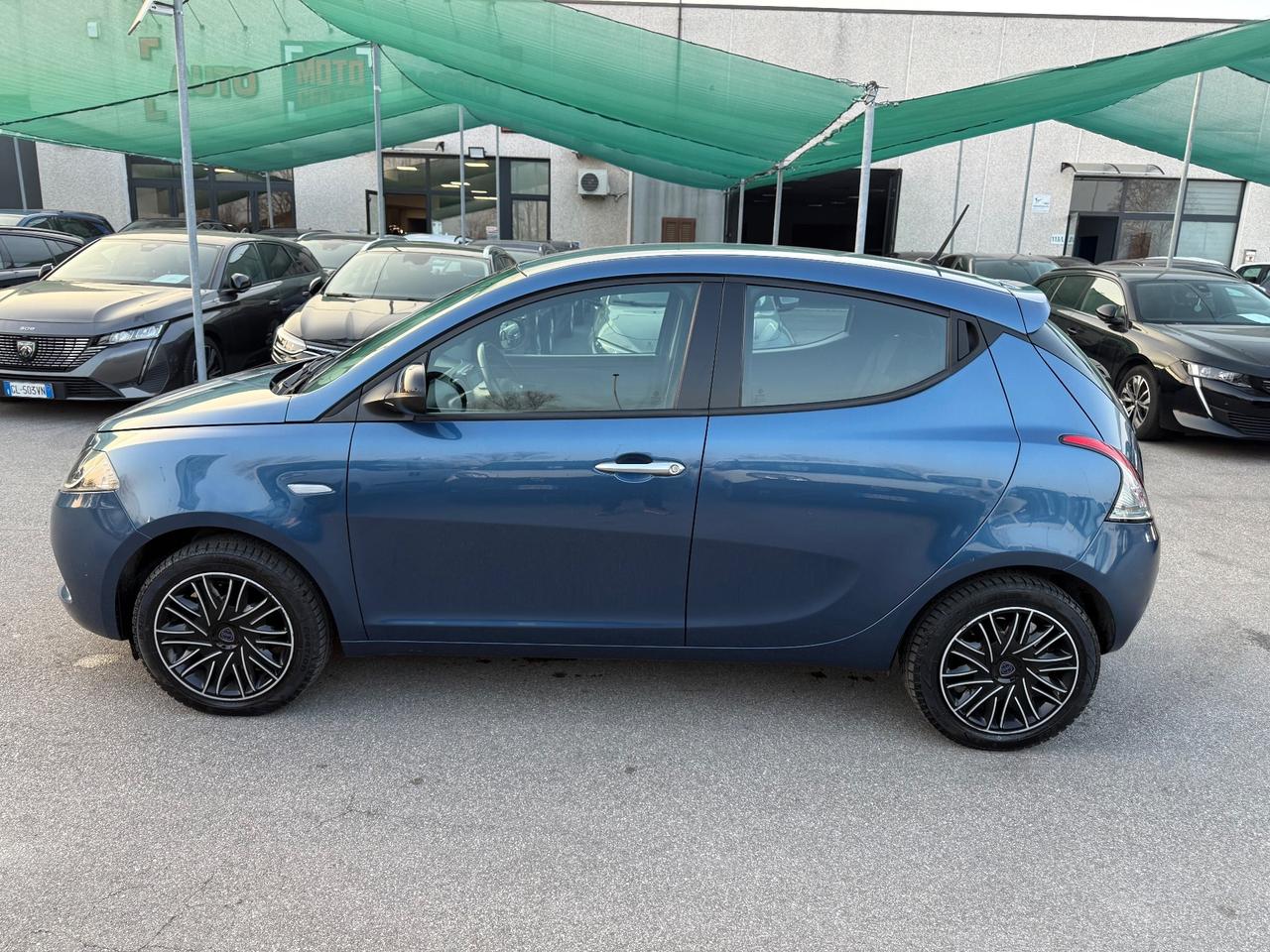 Lancia Ypsilon 1.0 69 Cv 5 POSTI S&S Hybrid Gold