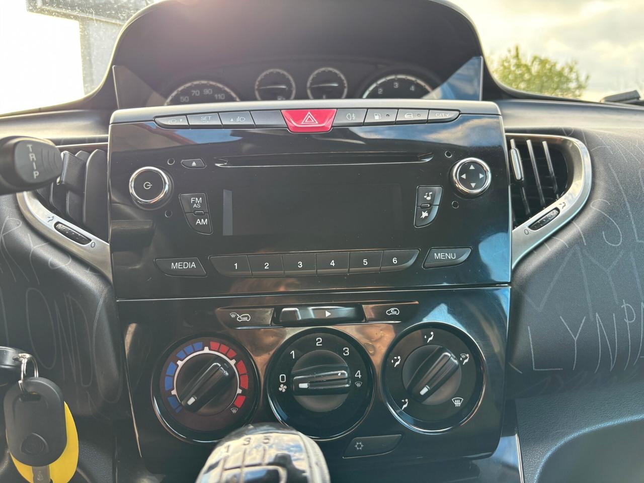 Lancia Ypsilon 1.2 GPL Neopatentati