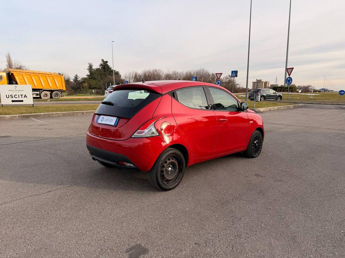Lancia Ypsilon 1.2 8v Platinum ecochic Gpl 69cv E6