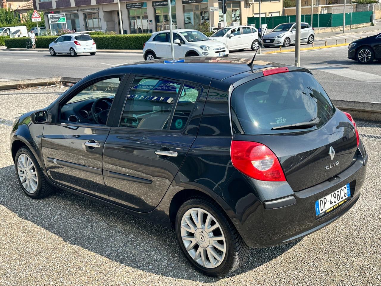 Renault Clio 1.2 16V 5 porte Le Iene metano