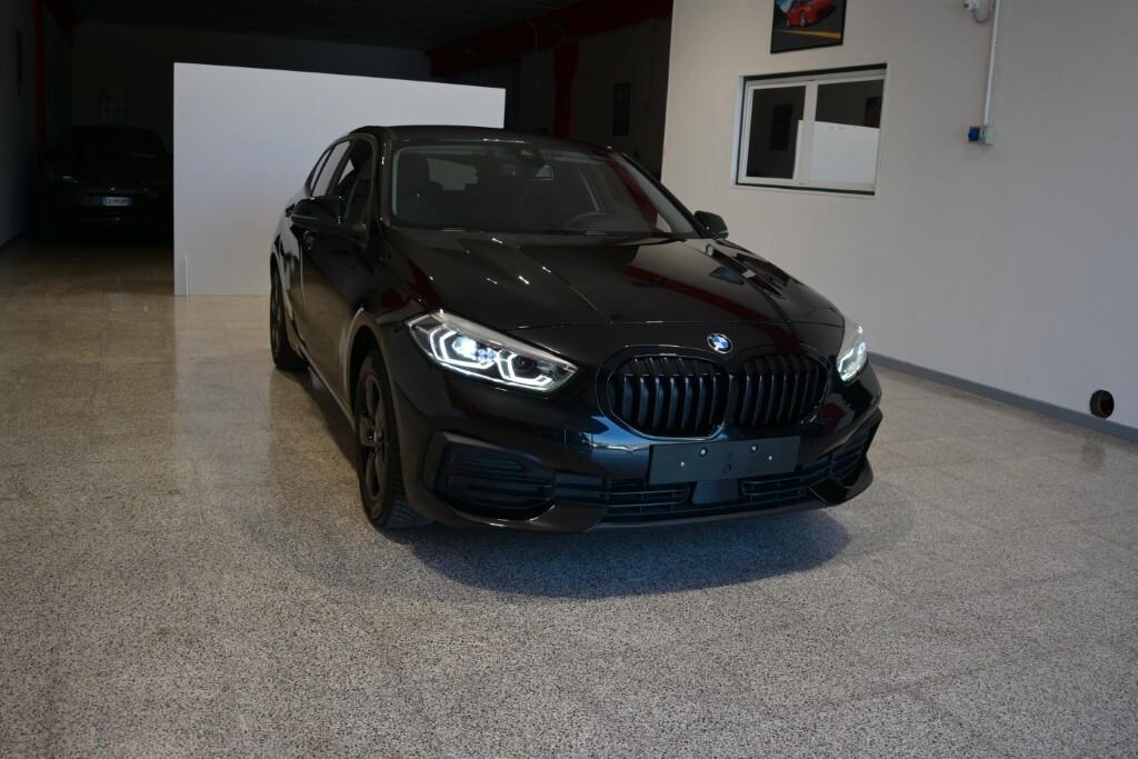 BMW 116D 115CV 6M. BUSINESS ADVANTAGE ( FARI LED - BMW DIGITAL COCKPIT - CRUISE - NAVI - MIRROR - PDC )