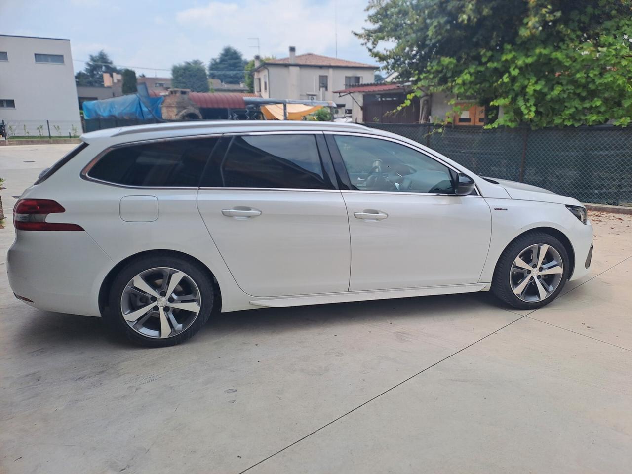 Peugeot 308 BlueHDi 130 S&S SW GT Line