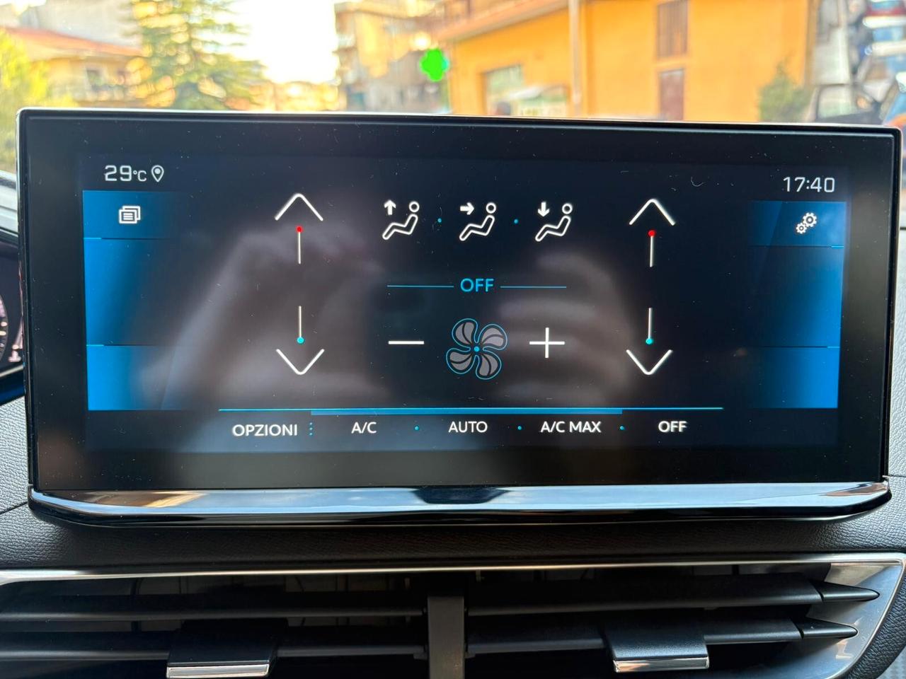 Peugeot 3008 BlueHDi 130 S&S EAT8 Active Pack