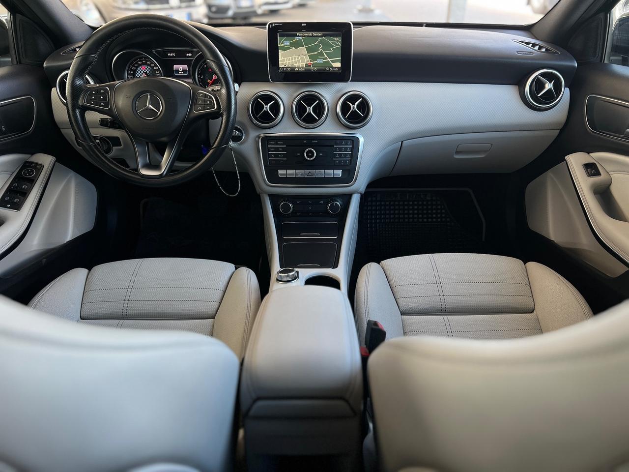 Mercedes-benz A 180 d Automatic Sport CRYSTAL GREY