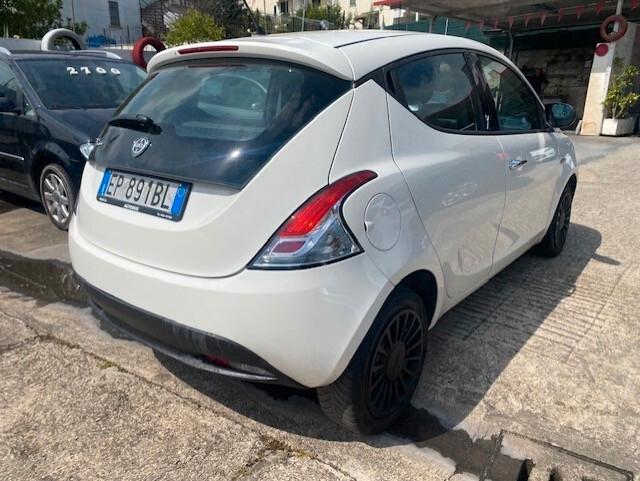 Lancia Ypsilon 1.3 MJT 16V 95 CV 5 porte S&S Silver