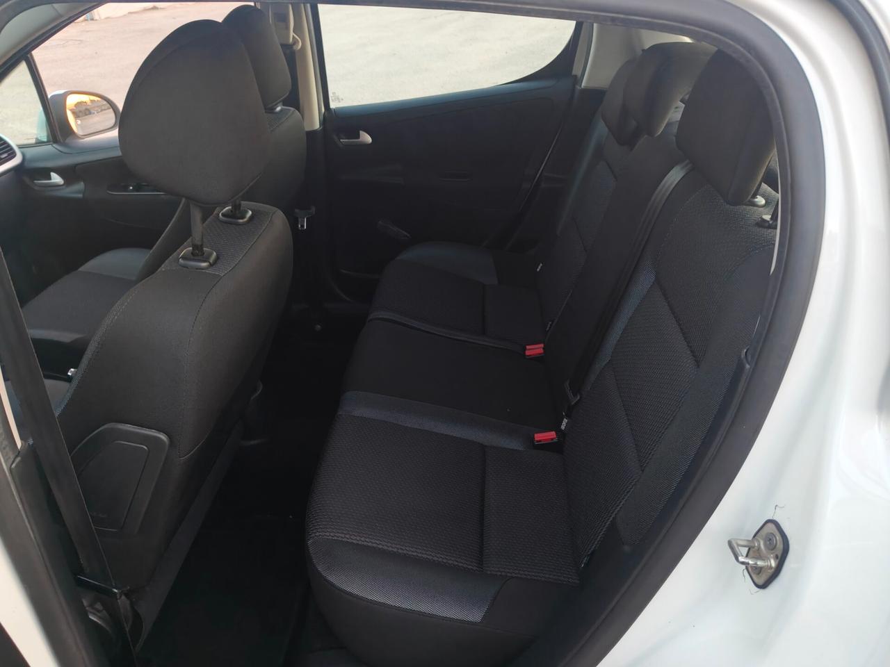 Peugeot 207 1.4 HDi 70CV 5p. Sweet Years