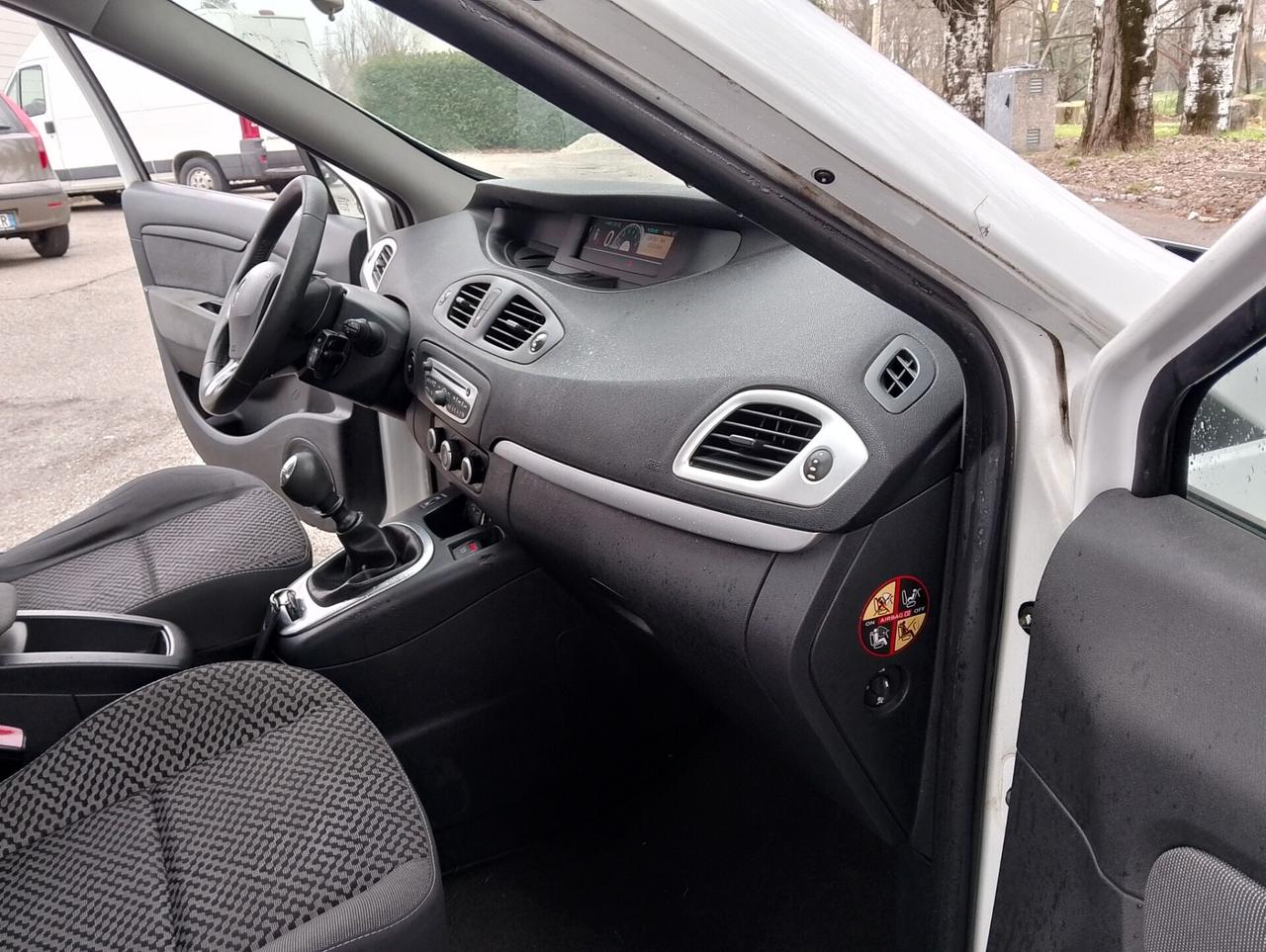 Renault Scenic X-Mod 1.6 cc benzina pari al nuovo unico proprietario full optional