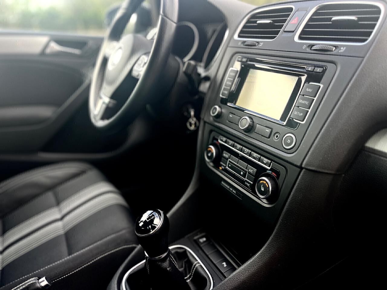 Volkswagen Golf 1.6 TDI(105cv)*NAVI*SEDILRISCALD*SENSORI