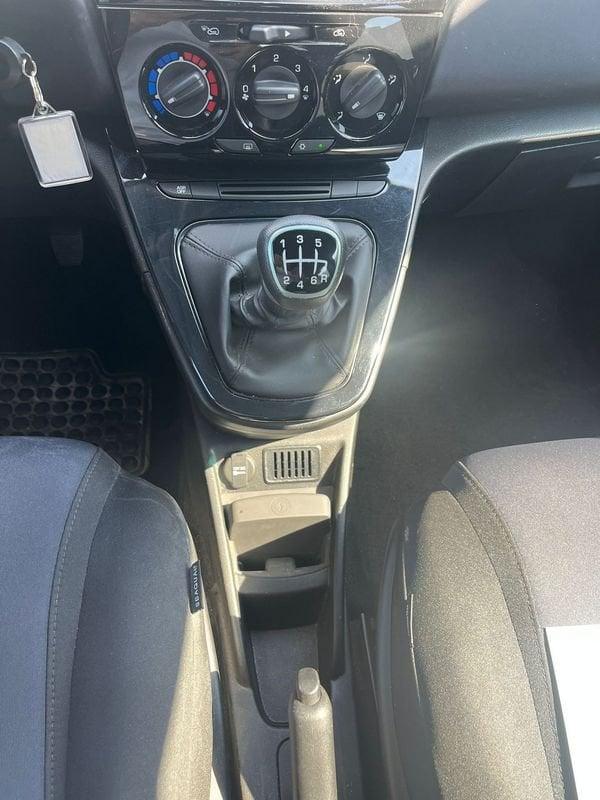 Lancia Ypsilon Ypsilon 1.0 FireFly 5 porte S&S Hybrid Platino