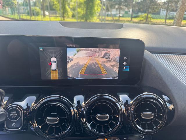 MERCEDES-BENZ GLA 180 d Automatic Business NAVI+RETR. SOLI KM. 41.200