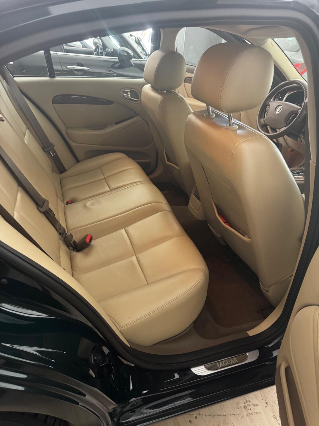 Jaguar S-Type 2.7 diesel V6 Executive