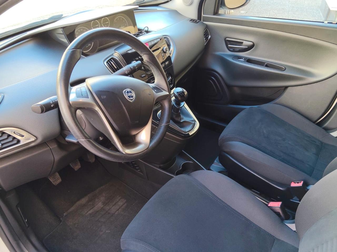 Lancia Ypsilon 0.9 TwinAir 85 cv Metano Ecochic Gold