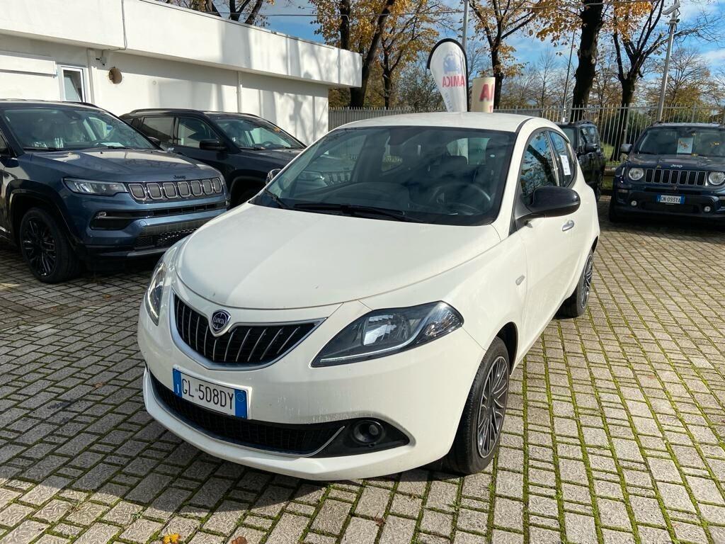 Lancia Ypsilon 1.0 FireFly 5 porte S&S Hybryd Gold