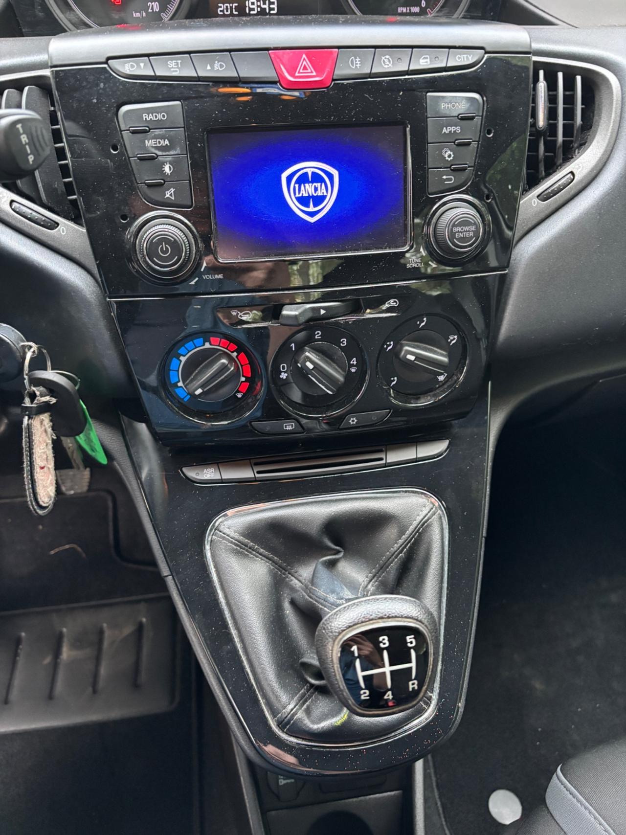Lancia Ypsilon 1.3 MJT 16V 80 CV 5 porte S&S Platinum