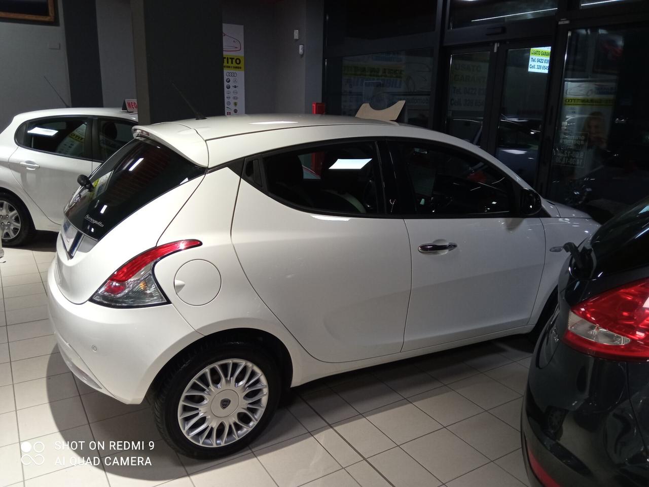 Lancia Ypsilon 1.3 MTJ 5P 95CV NEOPATENTATI SILVER