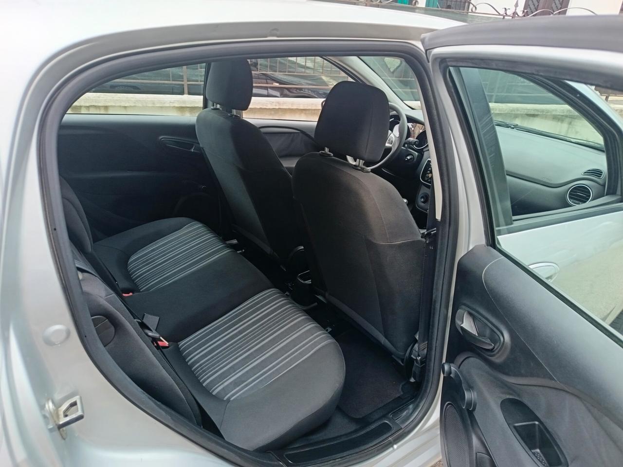 Fiat Punto Evo 1.2 5 porte 2011 ok neo patente ok neo patente