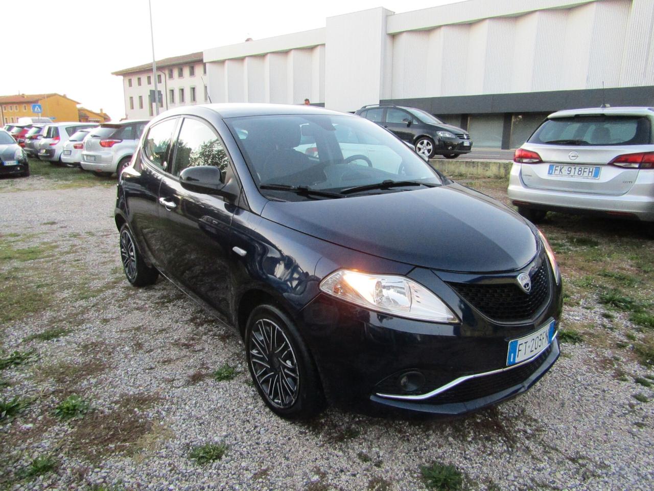 Lancia Ypsilon 1.2 5 porte Gold GPL originale