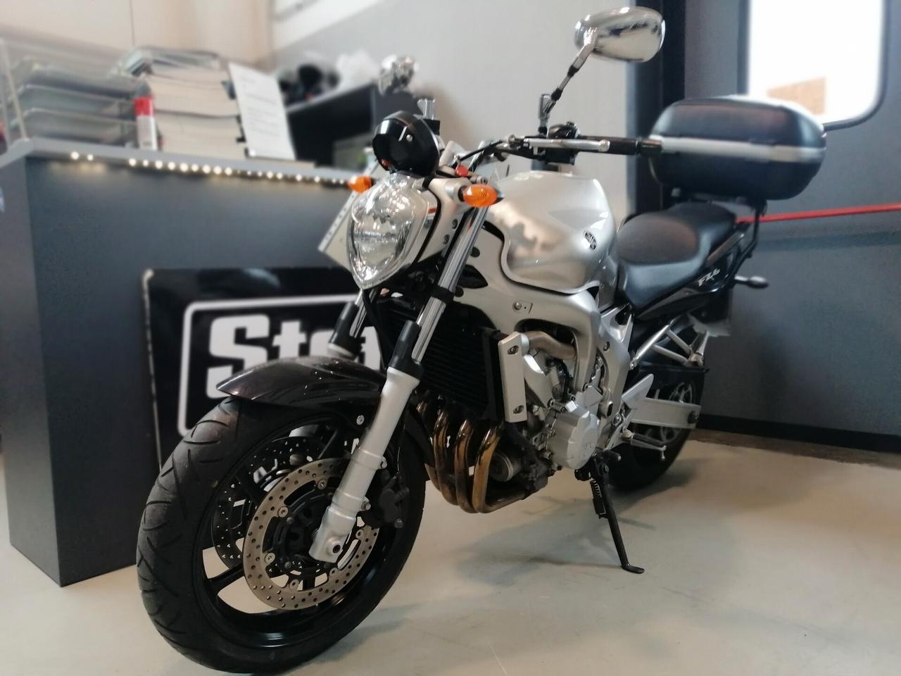 Yamaha FZ6