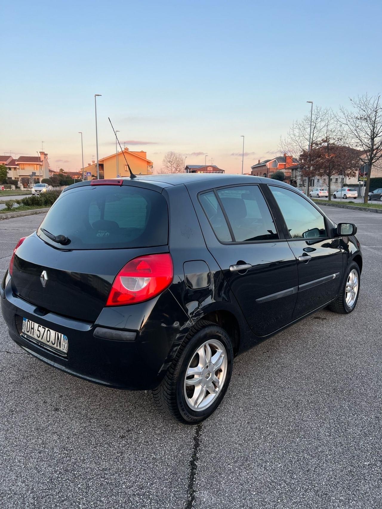 Renault Clio Storia 1.2 5 porte Confort