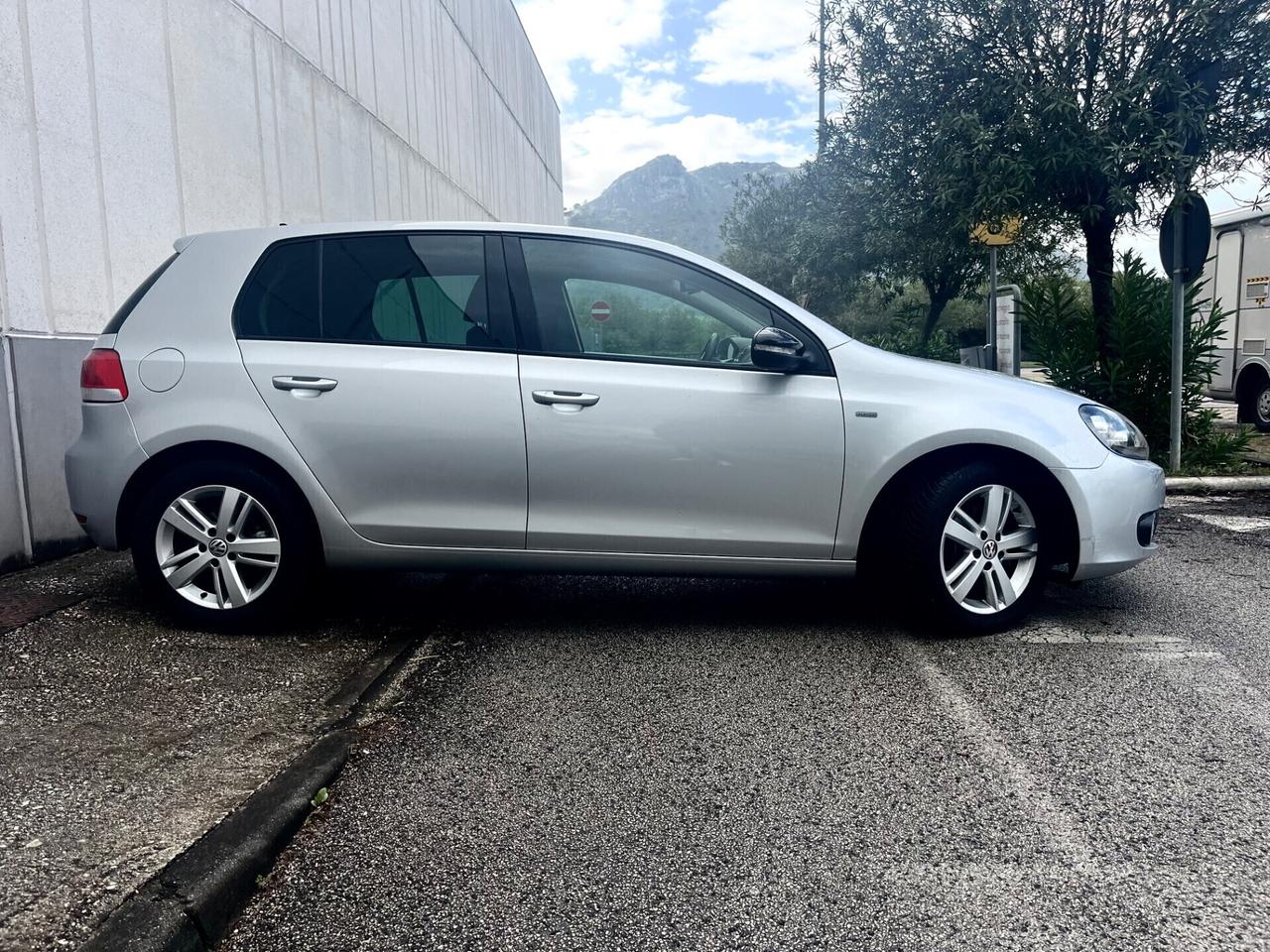 Volkswagen Golf 1.6 TDI(105cv)*NAVI*SEDILRISCALD*SENSORI