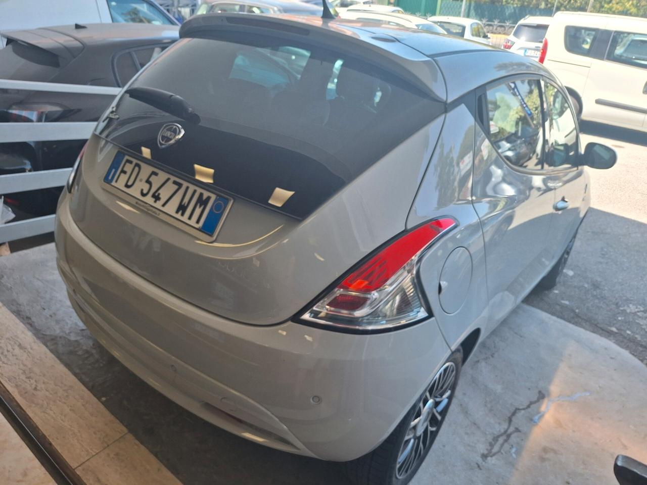 Lancia Ypsilon 1.2 69 CV 5 porte Gold