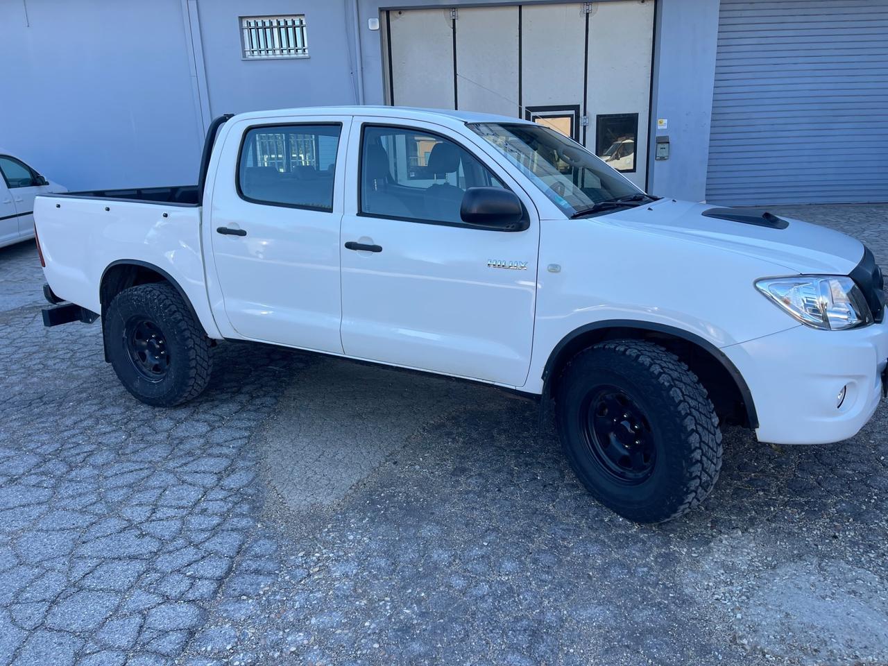 Toyota Hilux 2.5 D-4D 4WD 4p. Double Cab 4x4