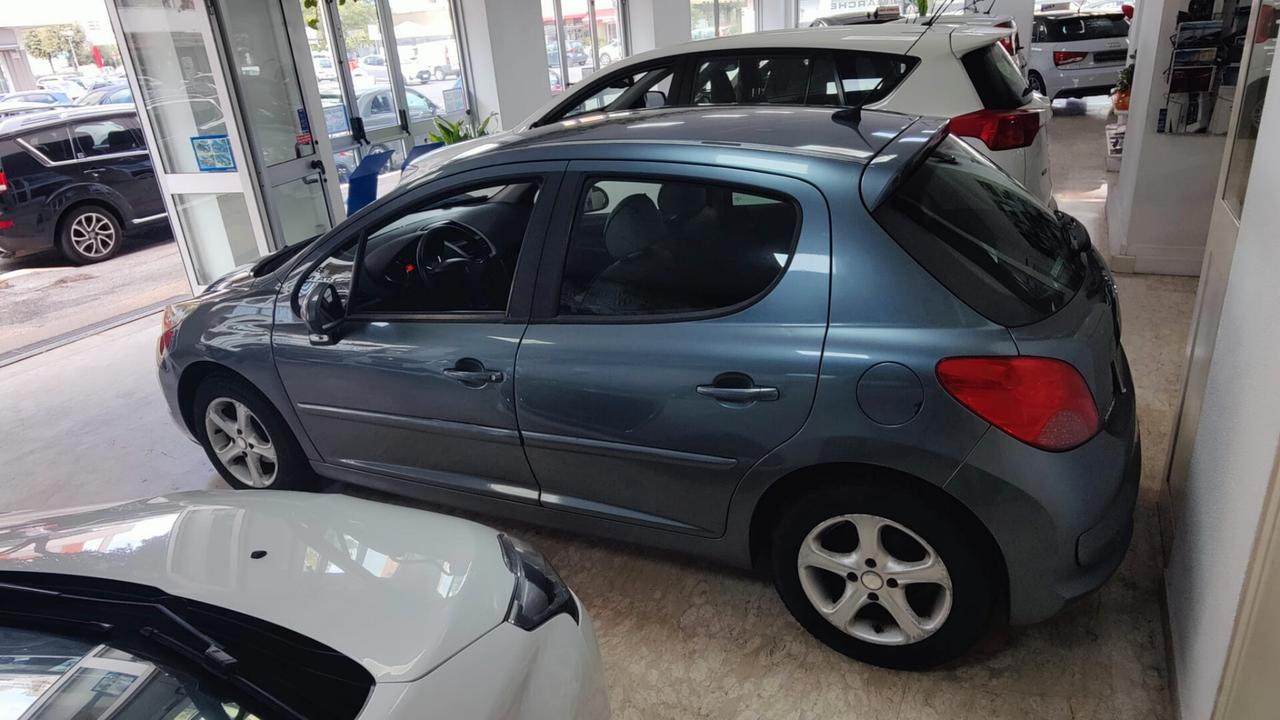 Peugeot 207 1.4 HDi 70CV 5p.