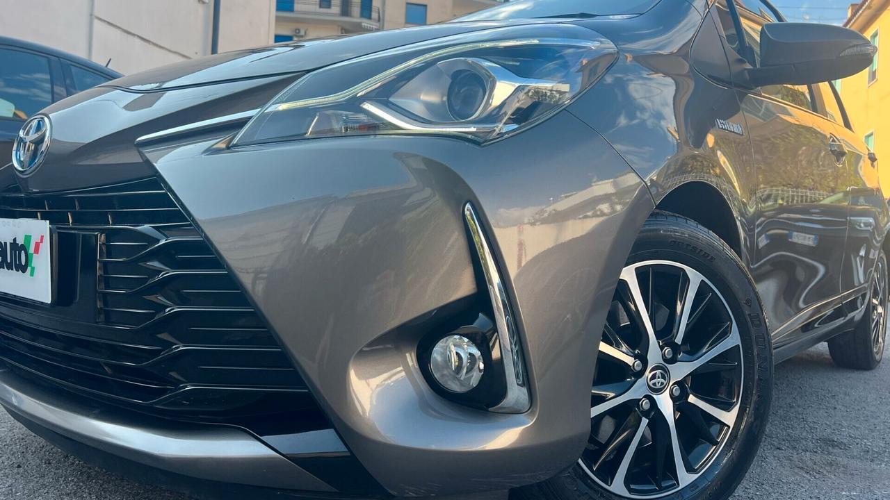 Toyota Yaris 1.5 Hybrid 5 porte Lounge Automatica